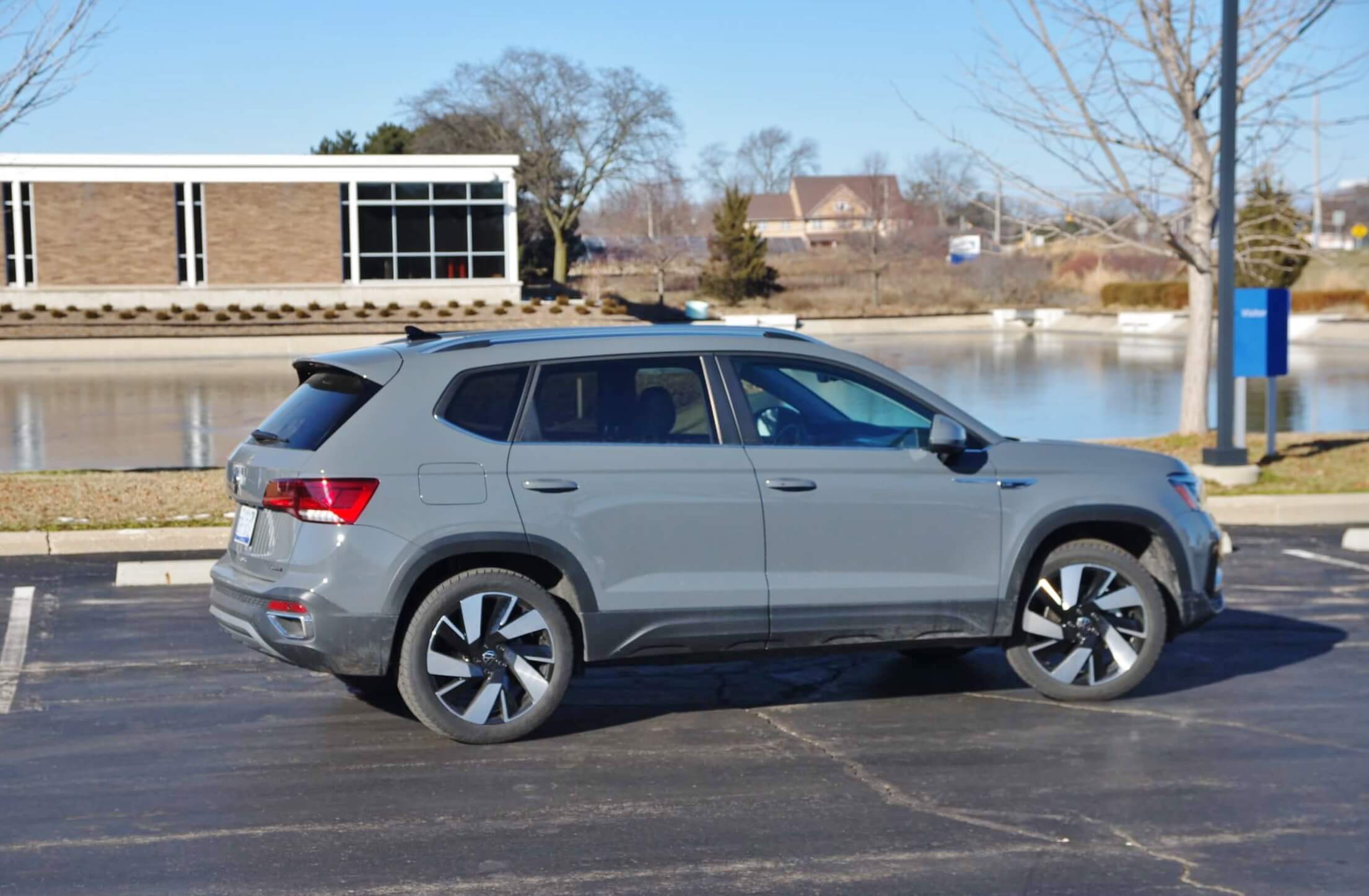 2024 VW Taos 4Motion exterior, side