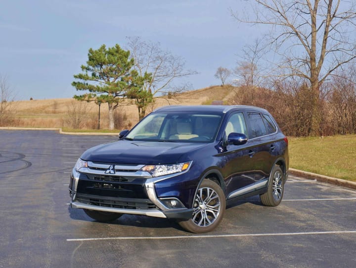 2018 Mitsubishi Outlander 2.4 SEL AWC exterior