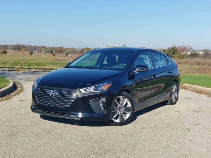 2017 Hyundai Ioniq Hybrid Limited exterior