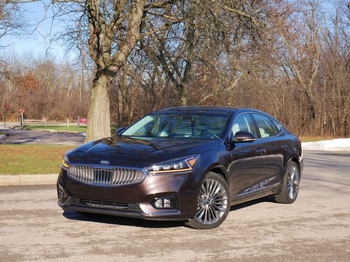 2017 Kia Cadenza Limited exterior