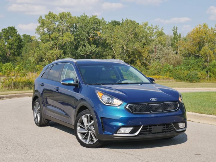 2017 Kia Niro Hybrid Touring exterior