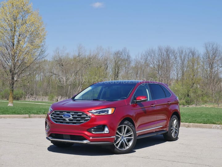 2019 Ford Edge Titanium AWD exterior