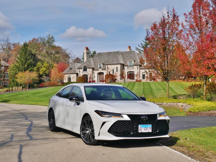 2019 Toyota Avalon Touring exterior