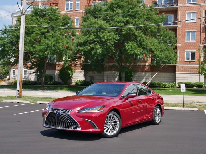 2020 Lexus ES 300h exterior