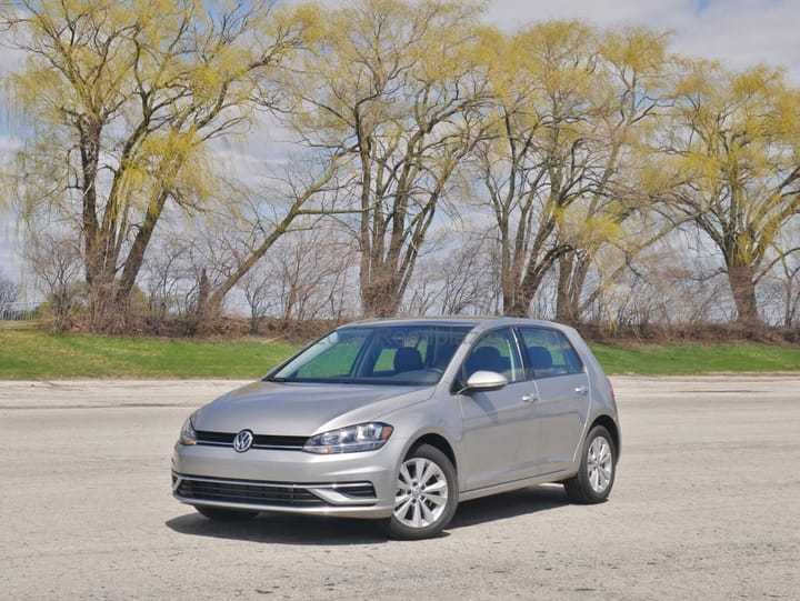 2020 Volkswagen Golf TSi exterior