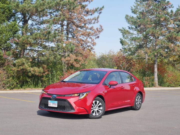 2021 Toyota Corolla Hybrid LE exterior