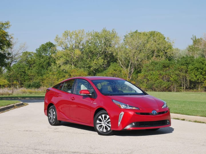 2022 Toyota Prius XLE AWD-e exterior