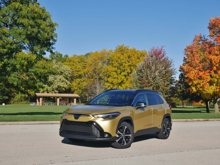 2023 Toyota Corolla Cross Hybrid XSE AWD exterior