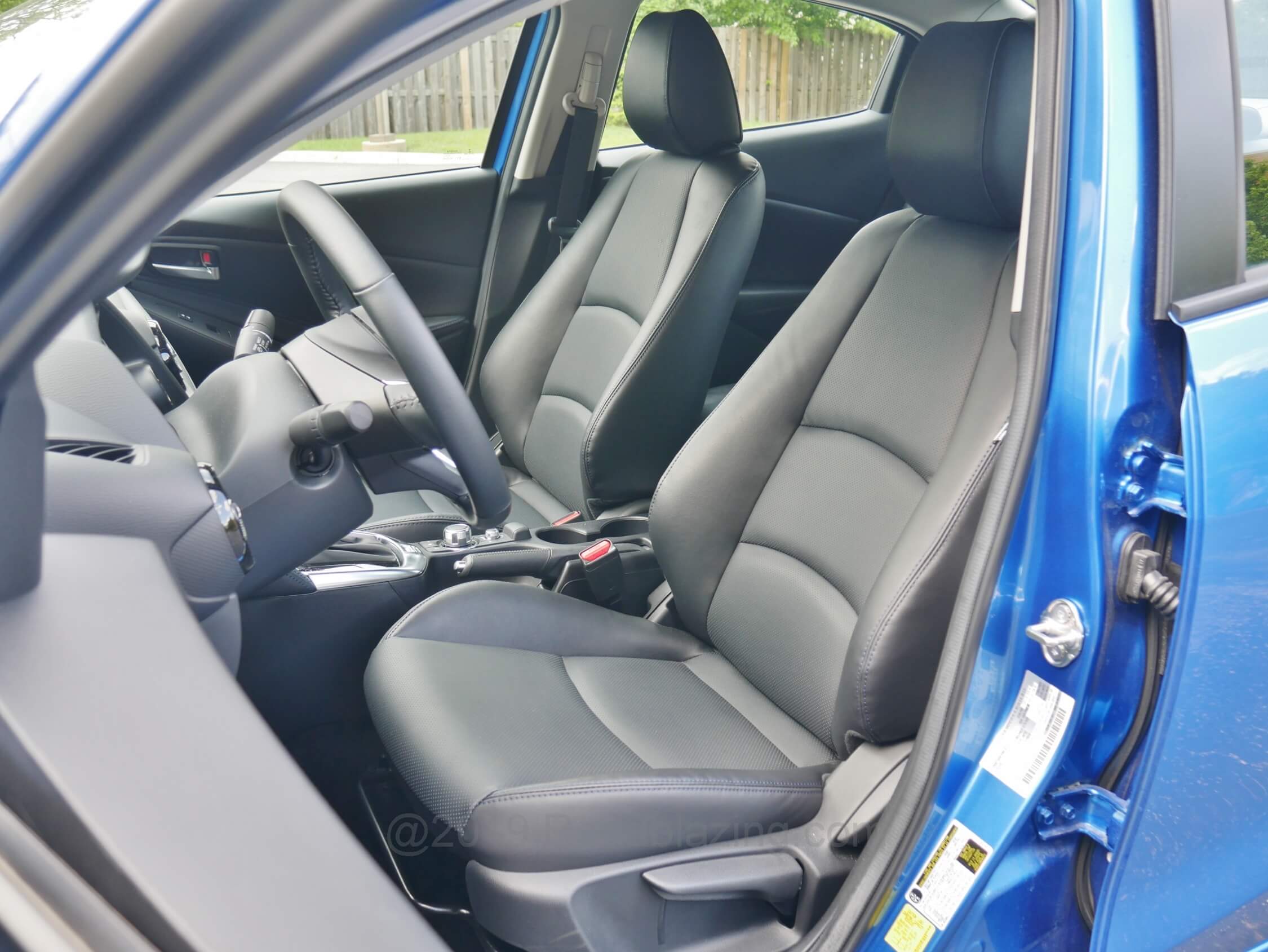 2019 Toyota Yaris sedan XLE: Softex leatherette 6-way manually adjusting driver's seat, w/ tilt, telescoping leather steering wheel