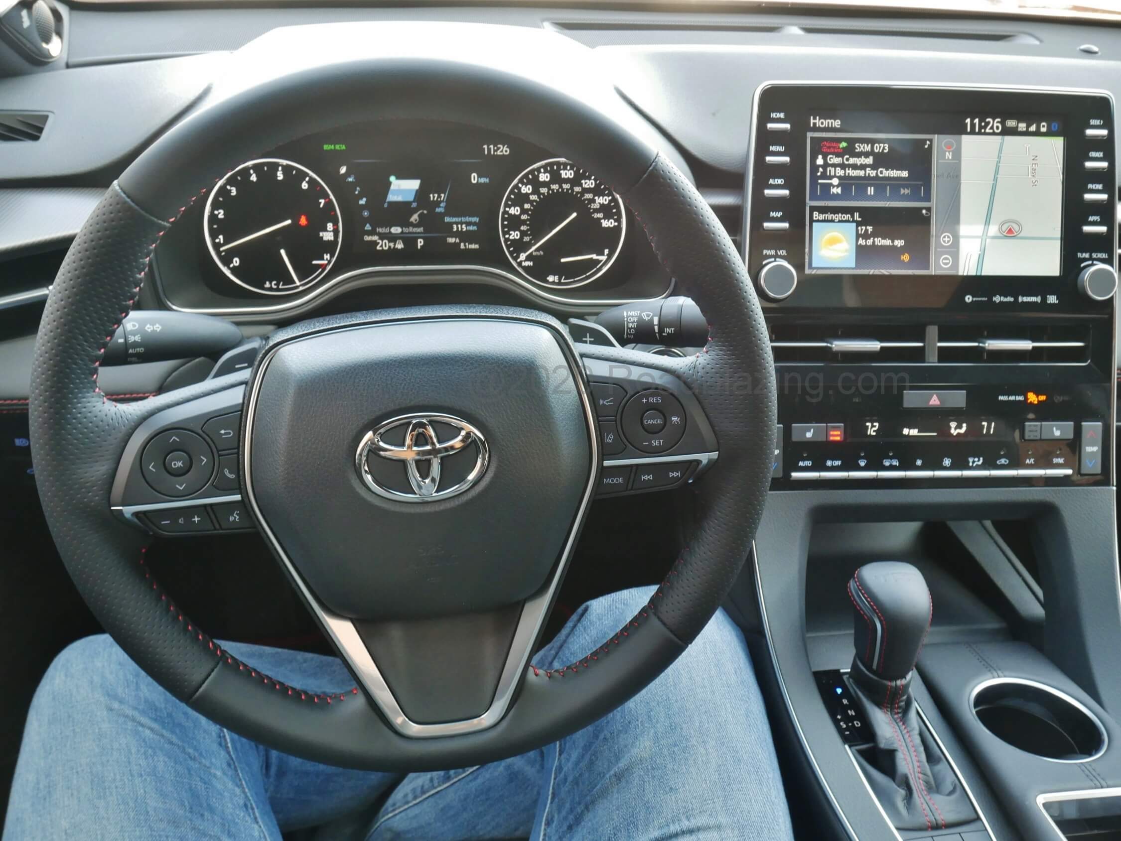 2020 Toyota Avalon TRD: cockpit