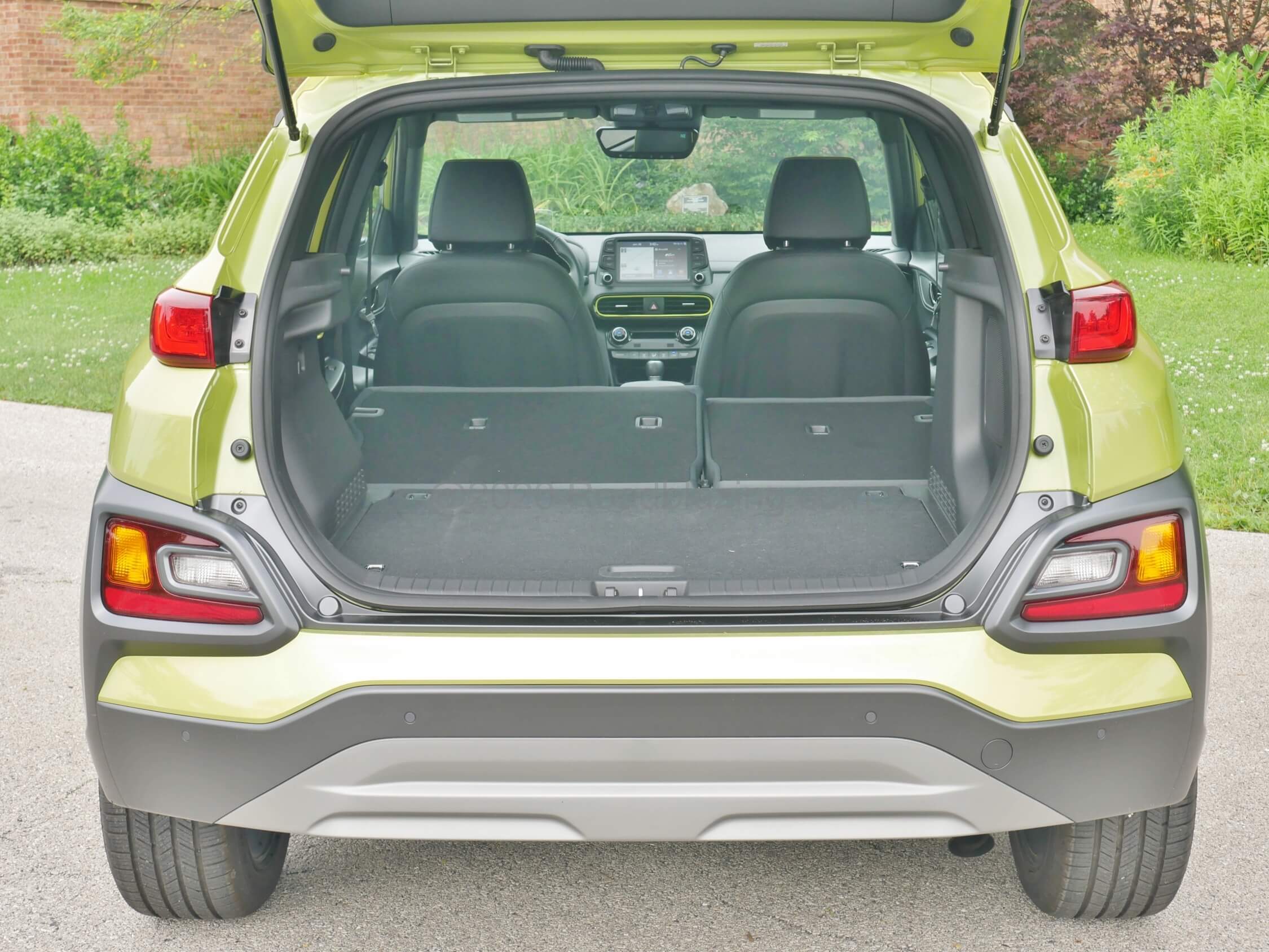 2019 Hyundai Kona 1.6T Ultimate AWD: 60/40 split folding 2nd Row seat backs for extra cargo oomph
