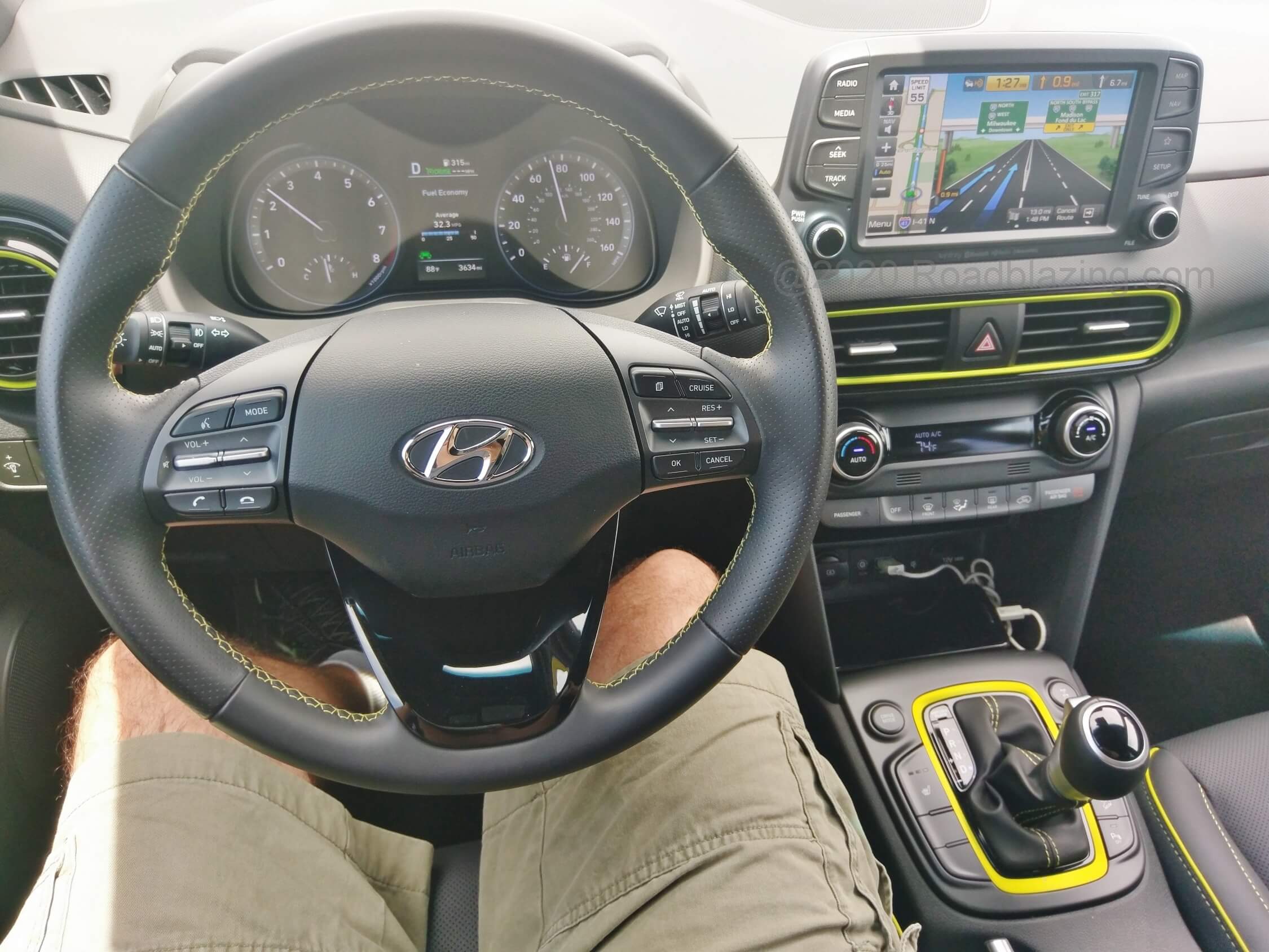 2019 Hyundai Kona 1.6T Ultimate AWD: 8.0" touch LCD media screen w/ HDD GPS navigation