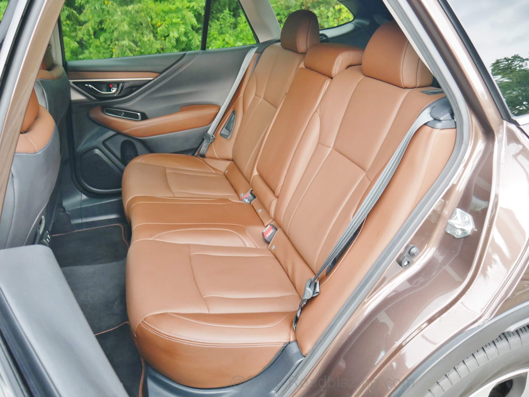 2020 Subaru Outback Touring XT: heated 2nd Row 60/40 split adjustable recline seatbacks