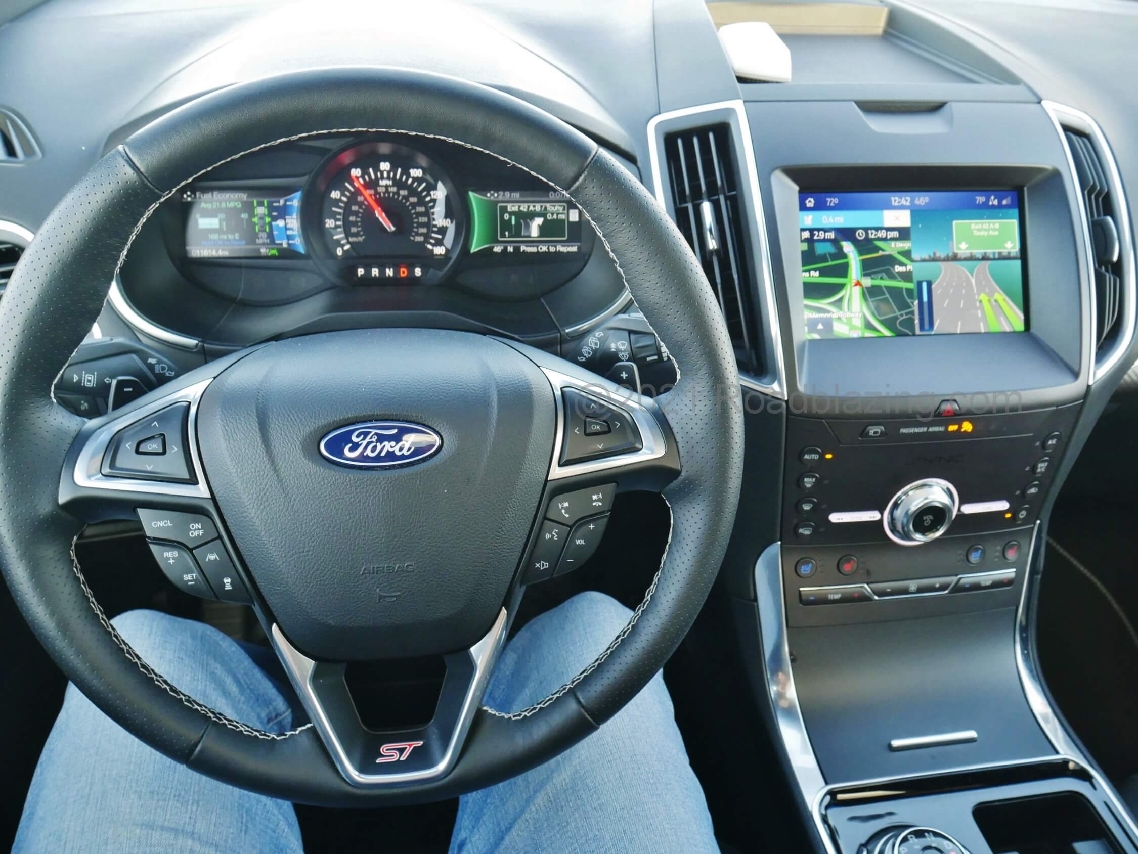 2020 Ford Edge ST: navigating on the interstate