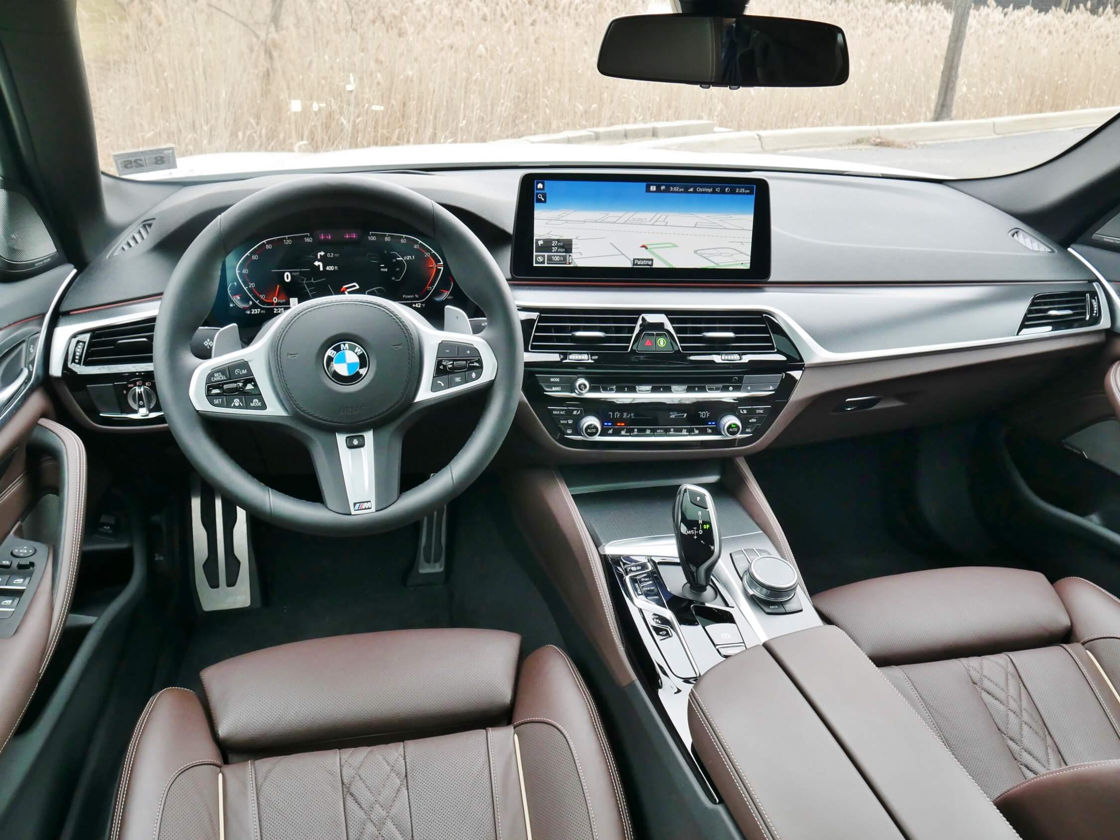 2021 BMW 540i xDrive: a bespoke yet restrained futuristic cockpit