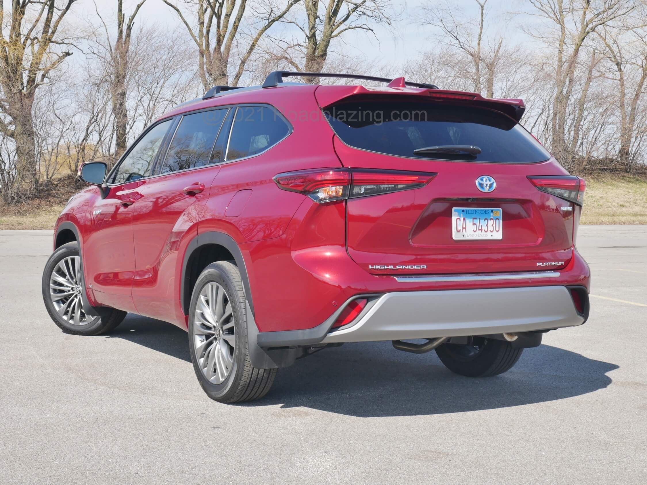 2020 Toyota Highlander Hybrid Platinum AWD: Simulated skidplates offer attractive contrast to Ruby Flare Pearl body color