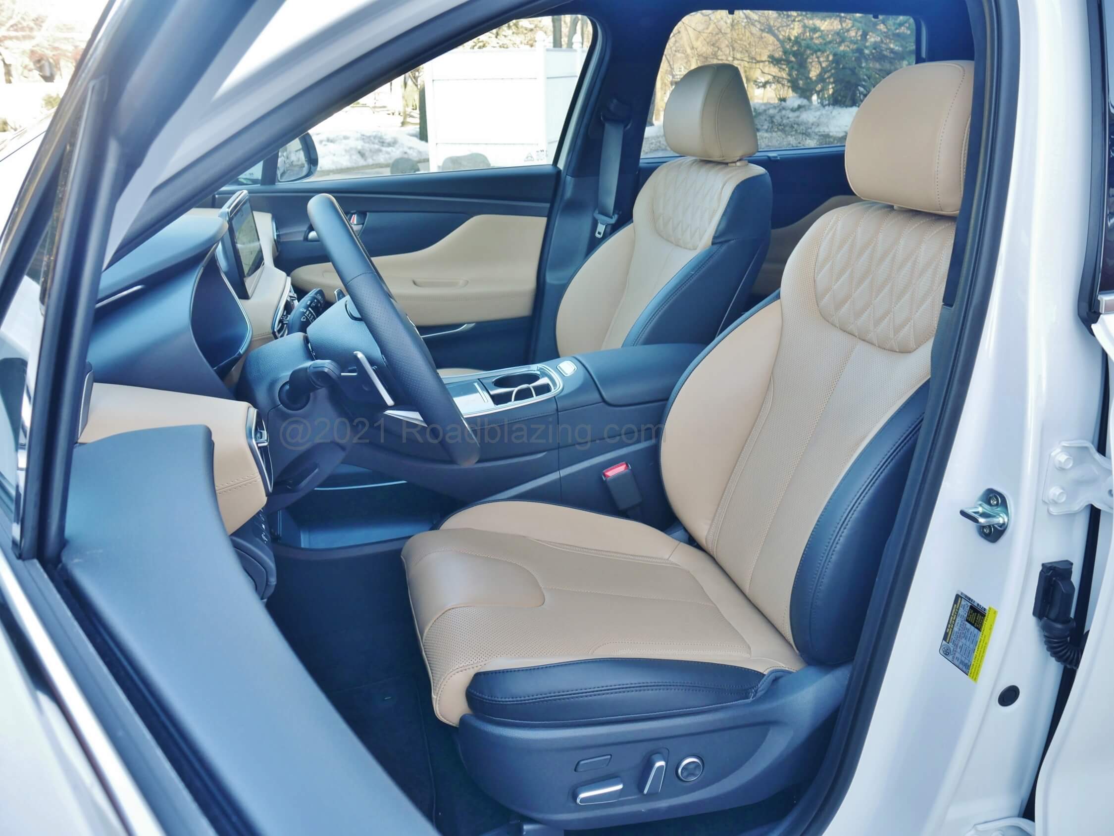 2021 Hyundai Santa Fe 2.5T Calligraphy AWD: quilted leathers, front heating & cooling, 2nd Row heating & metallic power controls make for luxurious cabin furnishings