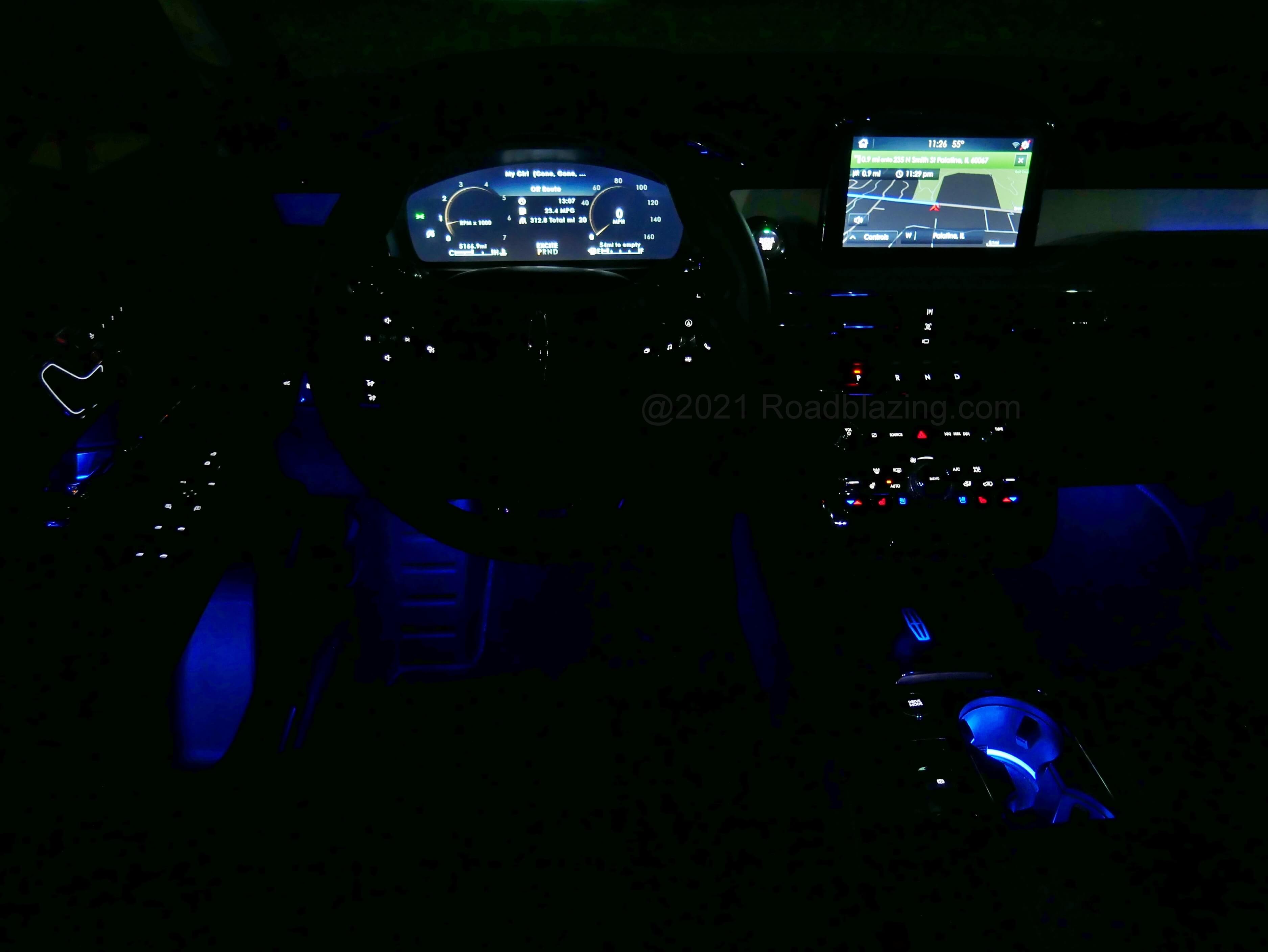2021 Lincoln Corsair 2.3T AWD Reserve: cabin illuminated at night