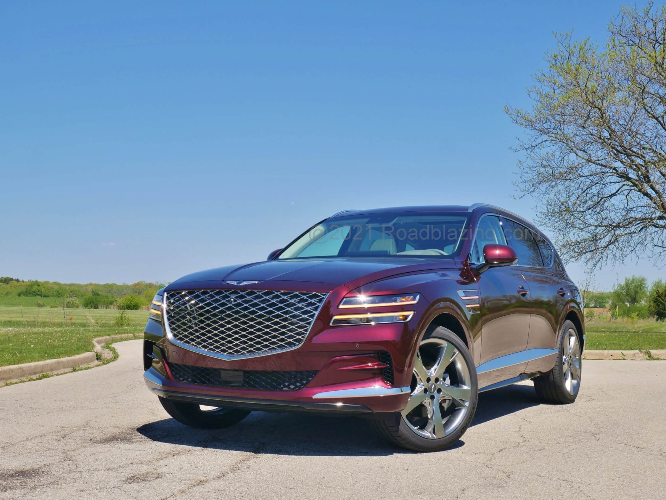 2021 Genesis GV80 2.5T AWD: new corporate deep diamond cradle lattice grille and tandem lateral LED directionals = Bling.