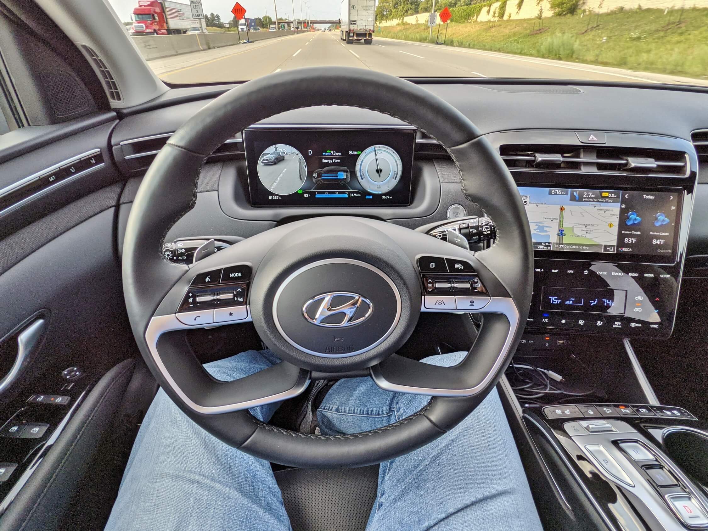 2022 Hyundai Tucson Limited Hybrid AWD: Blind View Monitor opens video of adjacent traffic in either corresponding circular gauge, as activated by directional lever