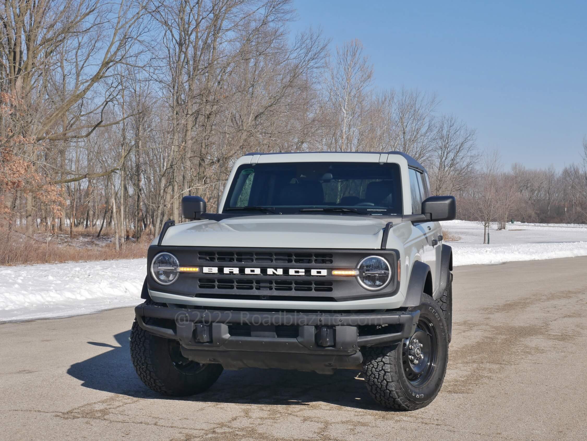 2021 Ford Bronco 4-Door Black Diamond 4x4 2.3T: heritage Bronco nose is modernized with LED DRL bisected round LED projector headlamps