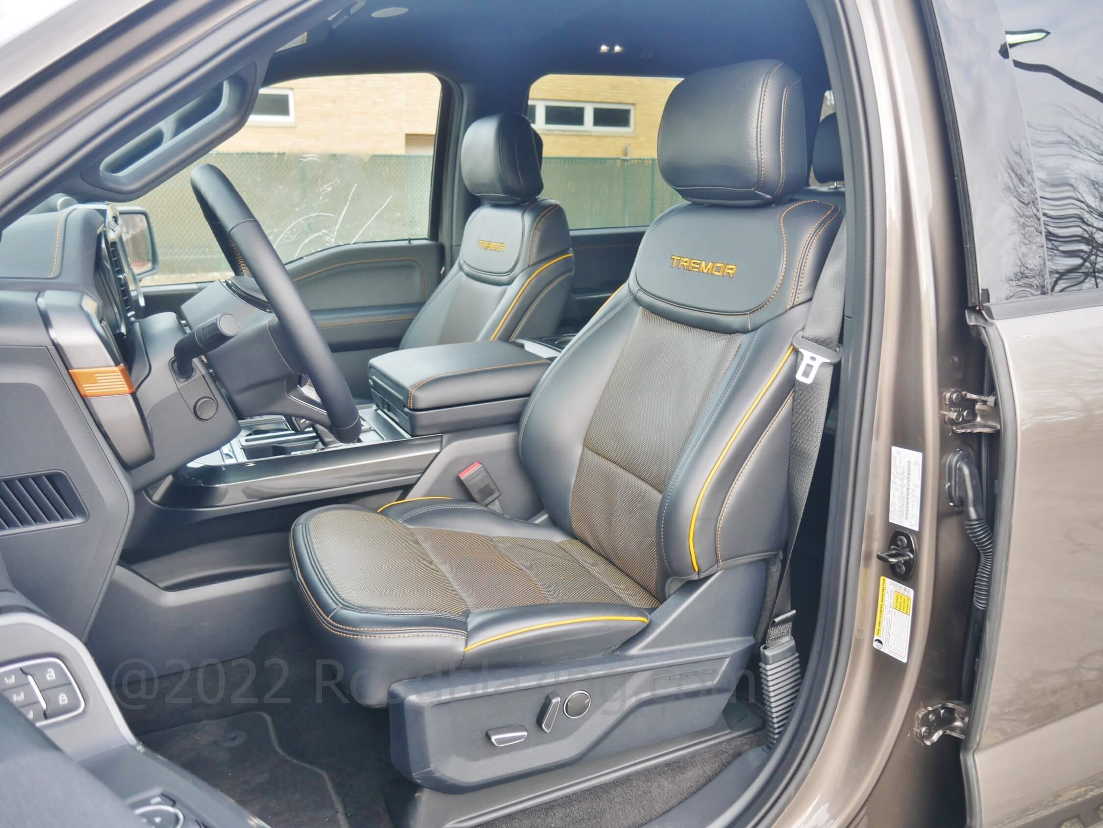 2021 Ford F-150 SuperCrew Tremor 4x4: leather heated & cooled 10-way power adjust front seats, power adjusting heated steering wheel