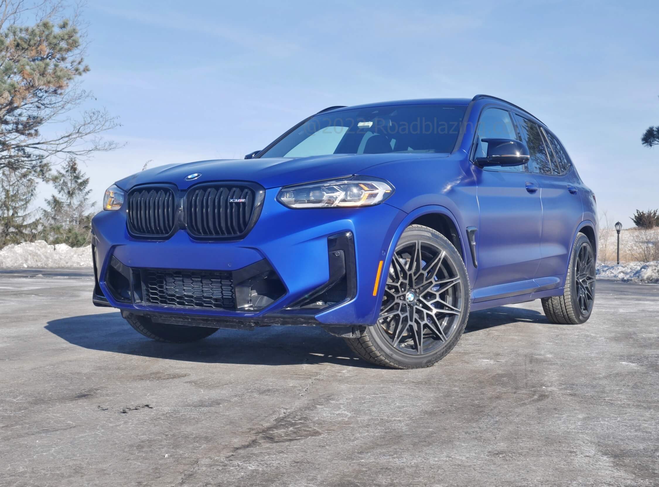 2022 BMW X3 M Competition xDrive: more palatable short twin kidney grilles carried by powerful dark lower corner folds