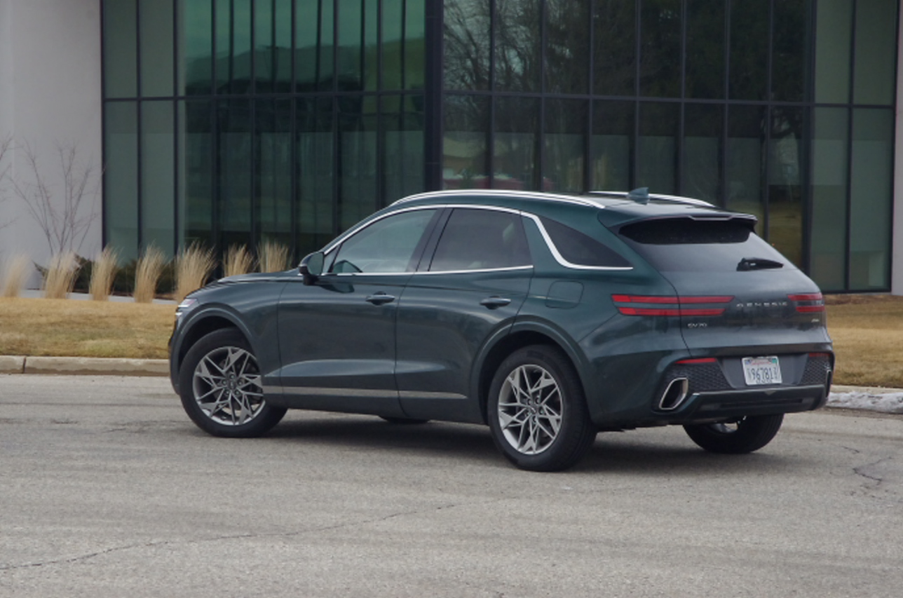 2022 Genesis GV70 2.5T Advanced AWD: quick study of the masters at Zuffenhausen